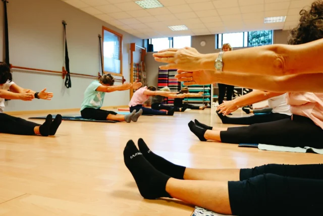¡Últimas plazas disponibles para los grupos de Pilates! Los horarios habituales ya están completos y en octubre abrimos un nuevo horario de mañana y otro de tarde en los que quedan unas pocas plazas. 

Inscríbete ya y no te quedes sin tu plaza!✍️

#pilatesvigo #gimnasiopenta #pentadeporteysalud #zonateis #teis #vigo #40añosatulado #deporteysalud